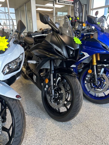 2025 Yamaha YZF-R7