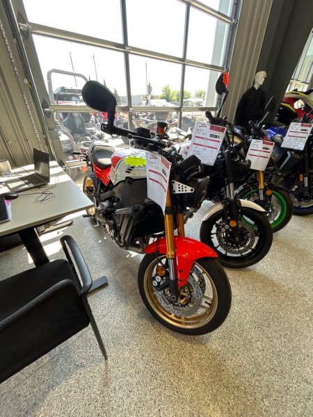 2025 Yamaha XSR900