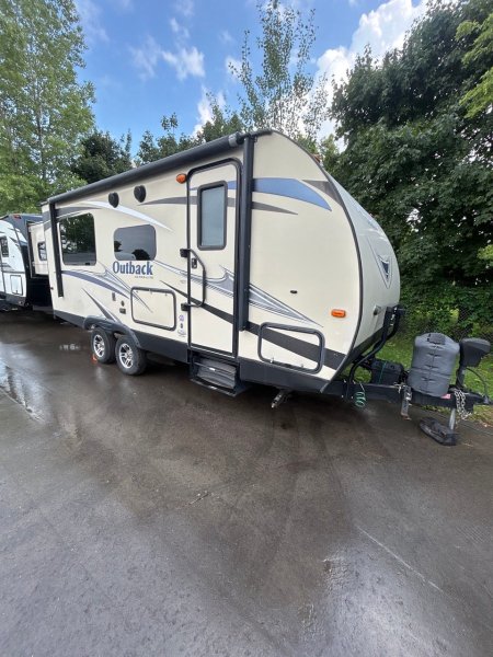 2017 KEYSTONE Outback